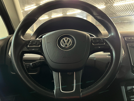 Volkswagen Touareg R-line, 2015 года, пробег 200000 км