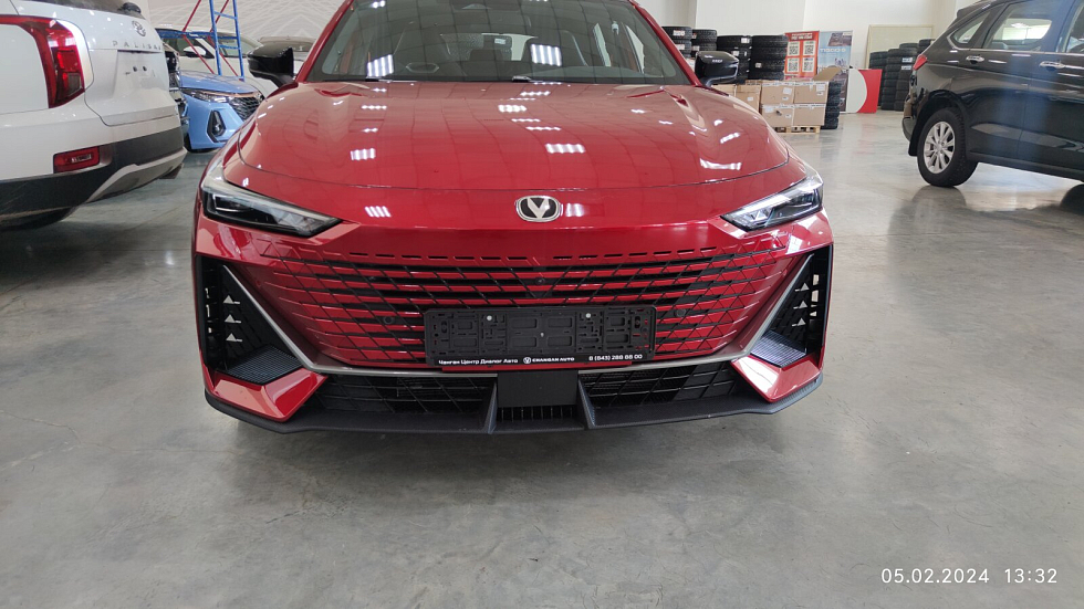 Changan UNI-V Техно, красный
