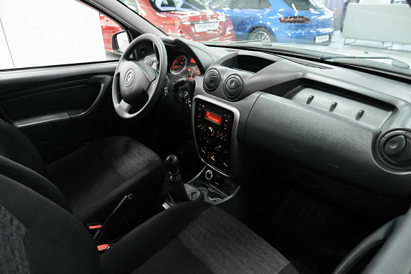 Renault Duster Authentique, 2015 года, пробег 124500 км