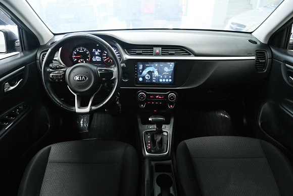 Kia Rio Luxe, 2021 года, пробег 68500 км