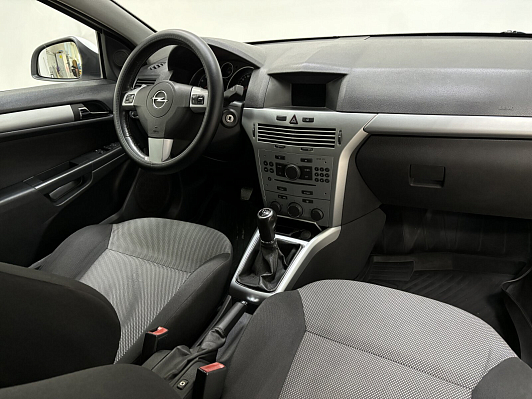 Opel Astra, 2010 года, пробег 182000 км