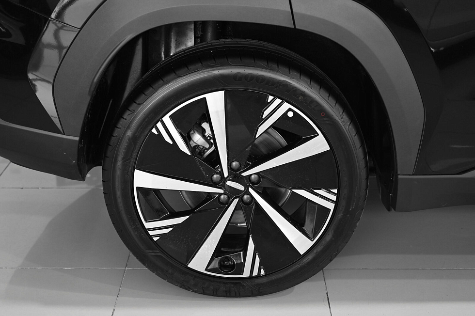 Geely Atlas Люкс, черный