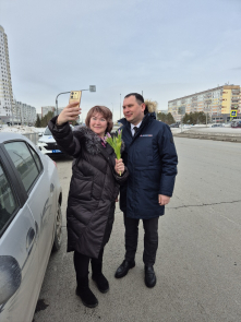 Праздничные поздравления и радостные улыбки: Диалог-Авто празднует 8 Марта!