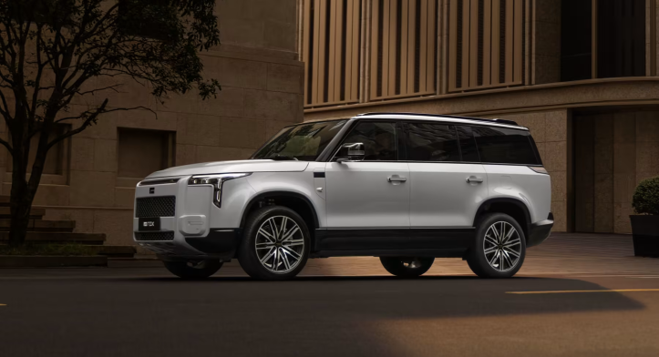 ROX Adamas 2026: цена, характеристики и сравнение с Range Rover и Lexus LX