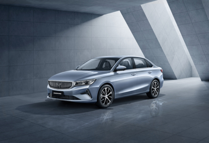 Geely Emgrand вернулся в Россию. Что предлагает обновленный седан?